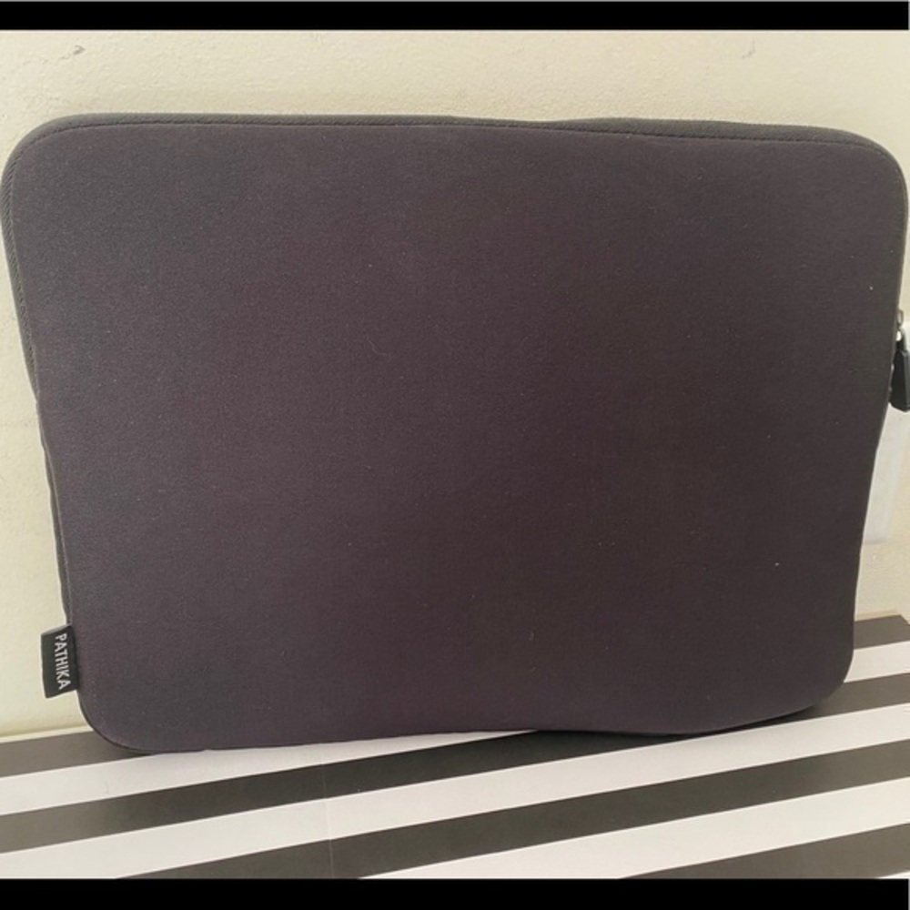 Target Black Neoprene Zippered Unisex Computer Laptop Sleeve